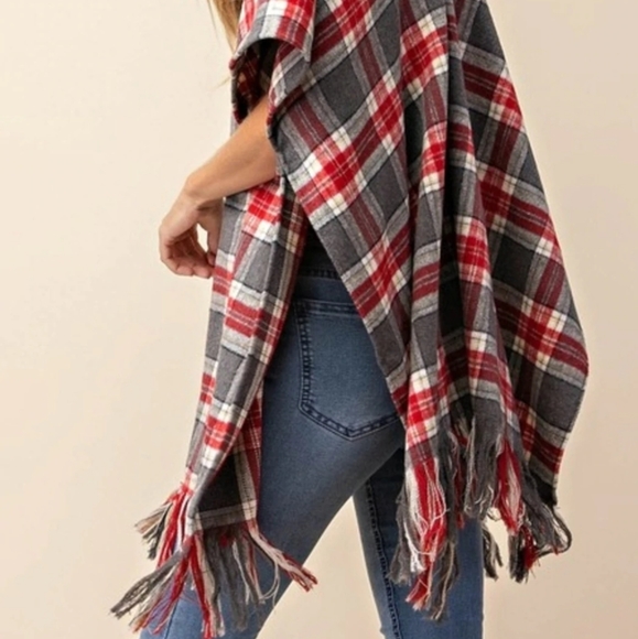 Kori America Red and Gray Plaid Flannel Wrap NWT - Picture 3 of 12